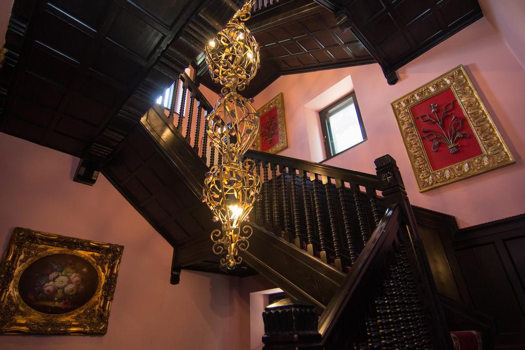 Hotel Casa Cu Farfurii Sinaia Esterno foto