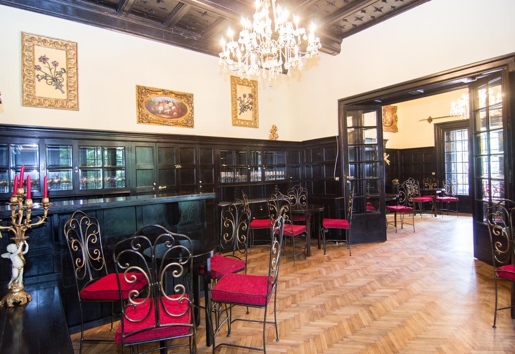 Hotel Casa Cu Farfurii Sinaia Esterno foto