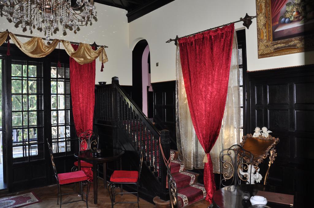 Hotel Casa Cu Farfurii Sinaia Esterno foto