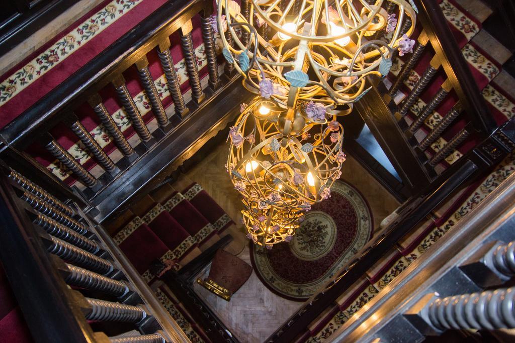 Hotel Casa Cu Farfurii Sinaia Esterno foto