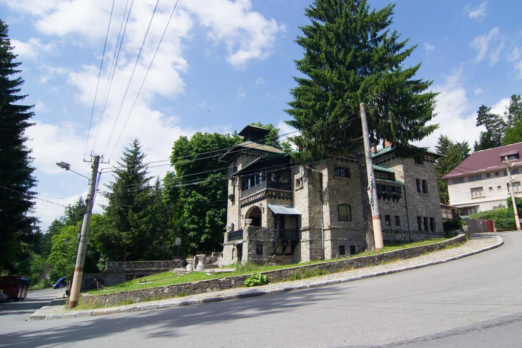 Hotel Casa Cu Farfurii Sinaia Esterno foto