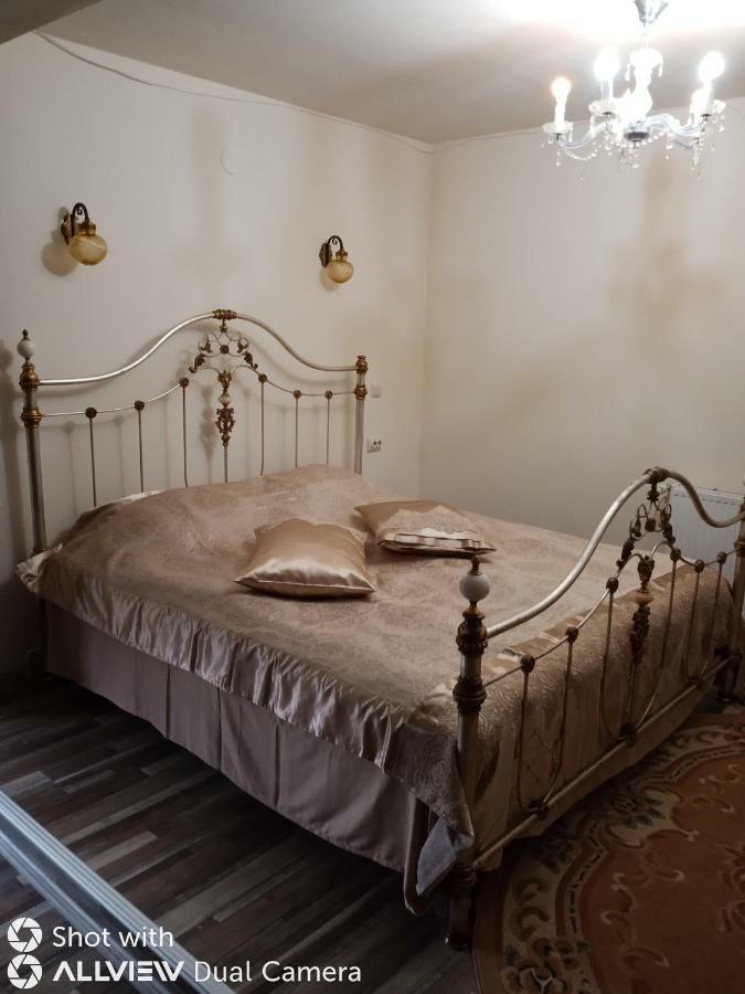 Hotel Casa Cu Farfurii Sinaia Esterno foto
